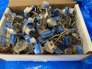 Fler nycklar väntar på sina ägare.